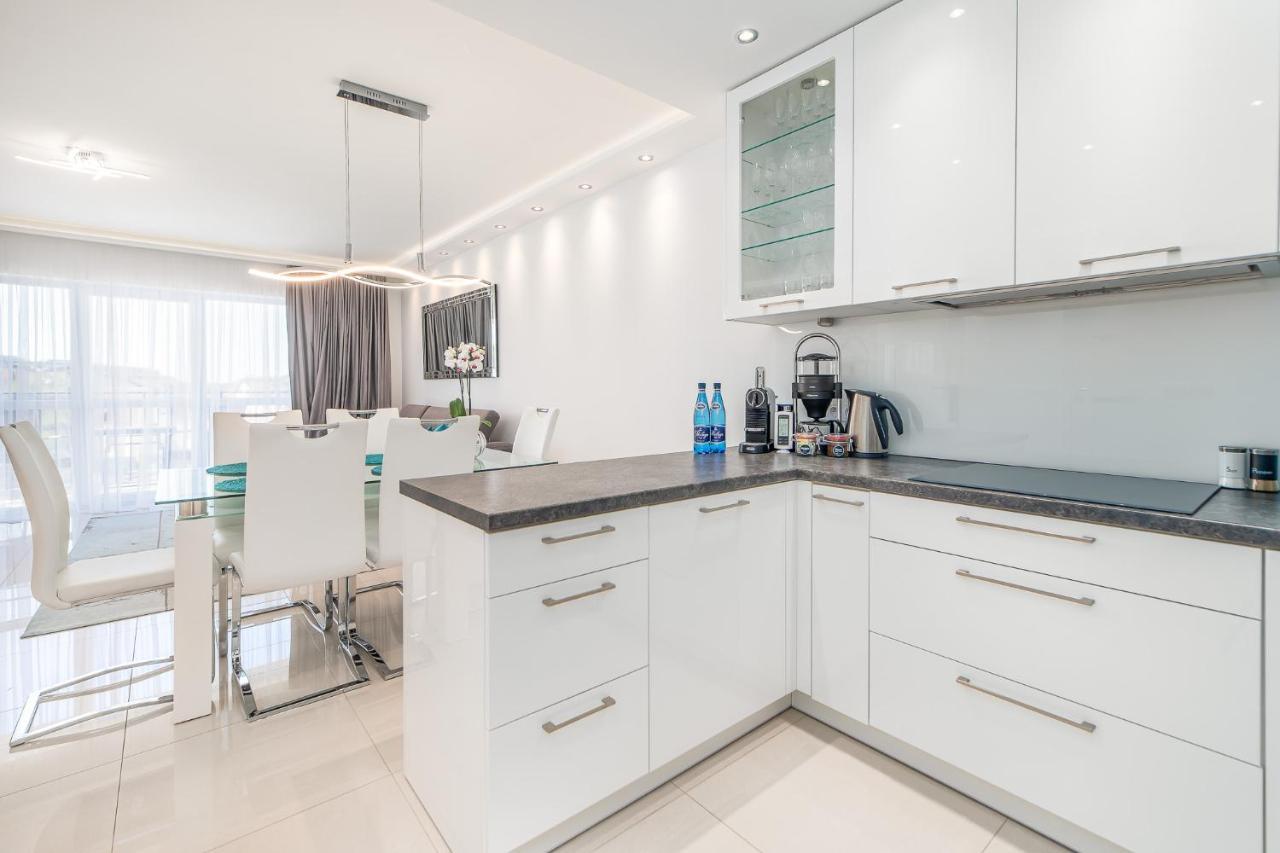Stylish Vacation Apartment With Parking In Miedzyzdroje By Noclegi Renters Екстериор снимка